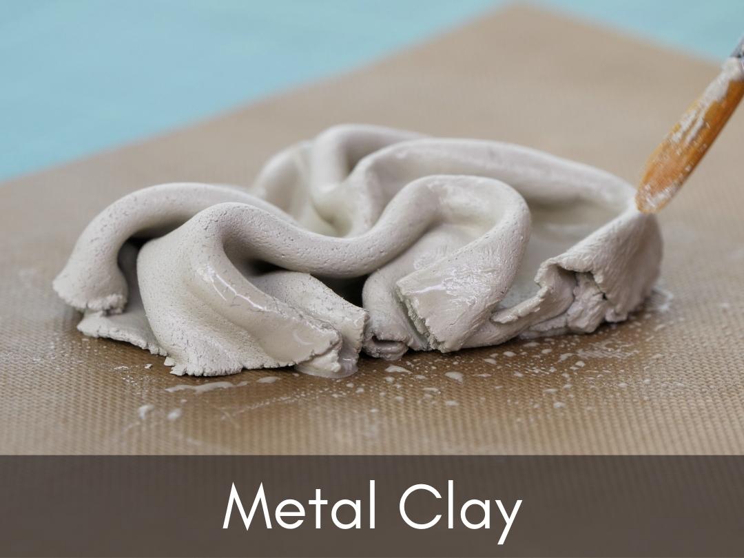 Metal Clay Silver beim Modellieren